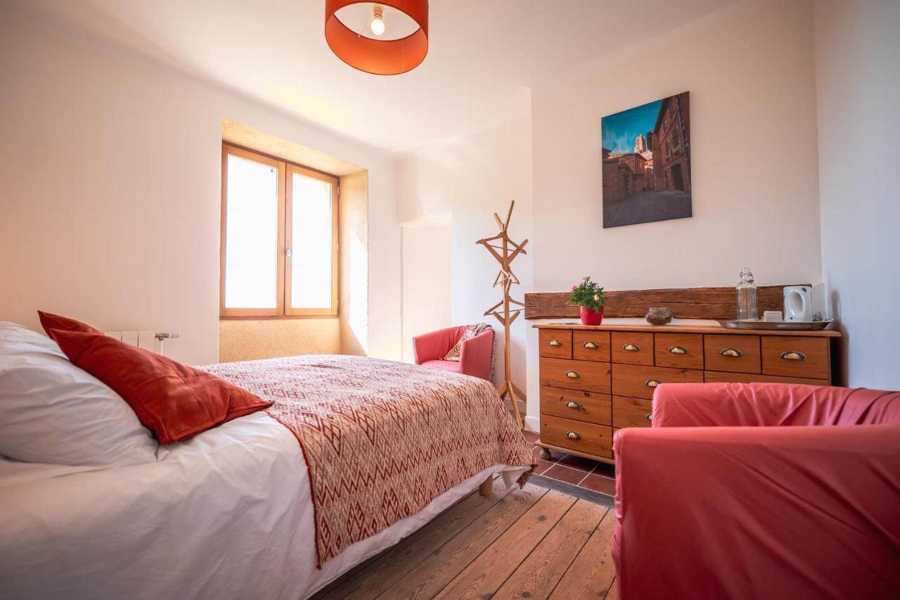 Chambres Et Table D'Hotes - Les Jardins De La Longagne Saussenac Ngoại thất bức ảnh